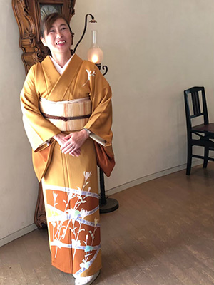 副代表 室井真弓(むろい まゆみ)